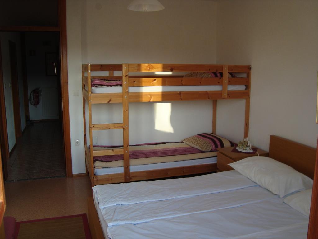 Ferienwohnung Prenocisca Jezero Gorenje Jezero Zimmer foto